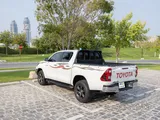 Toyota Hilux SR5 2025