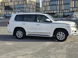 Toyota Land Cruiser 2019 | V8 4×4 | GXR | GPS | 8 Airbag | Service History