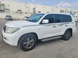Toyota Land Cruiser G - 2011 (V6) – White color