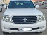 Toyota Land Cruiser G - 2011 (V6) – White color