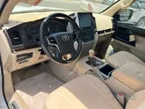 تويوتا لاند كروزر جي إكس أر 2016 بمحرك V8