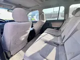Toyota Land Cruiser GXR V8