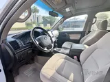 Toyota Land Cruiser GXR V8