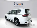 Toyota Land Cruiser VX 2025