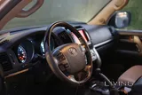 تويوتا لاند كروزر VXR
