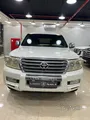 تويوتا لاند كروزر VXR 2010 - سيارة رياضية موثوقة مستعملة باللون الأبيض