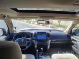 Toyota Land Cruiser VXR 2011