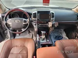 تويوتا لاند كروزر VXR 2015