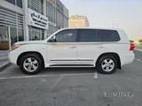Toyota land cruiser vxr 2015 in perfect condition