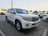 Toyota land cruiser vxr 2015 in perfect condition