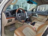 Toyota land cruiser vxr 2015 in perfect condition