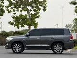 Toyota Land Cruiser VXR 2019