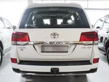 Toyota Land Cruiser VXR 2021