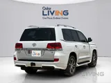Toyota Land Cruiser VXR 2021
