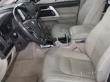 Toyota Land Cruiser VXR 2021 V8