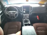 Toyota Land Cruiser VXR 2021 V8