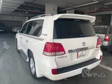 Toyota land cruiser VXR 5.7 model 2011تويوتا لاند كروزر في اكش ار ٢٠١١