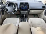 TOYOTA PRADO V6