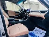 TOYOTA RAV4 2025