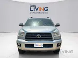 Toyota Sequoia Standard 2013
