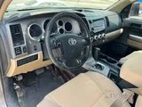 Toyota Sequoia Standard 2013