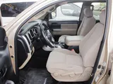 Toyota Sequoia Standard 2014 V8