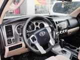Toyota Sequoia Standard 2014 V8