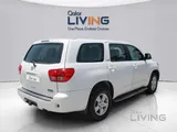 Toyota Sequoia Standard 2016