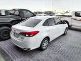 Toyota Yaris Standard 2021 V4