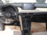 Toyota Yaris Standard 2024 V4