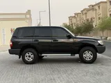 Very good condition Land cruiser 2006 only 298000 km