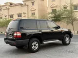 Very good condition Land cruiser 2006 only 298000 km