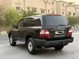 Very good condition Land cruiser 2006 only 298000 km