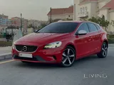فولفو V40 / حالة ممتازة / هاتشباك أوروبية فاخرة / كامل المواصفات