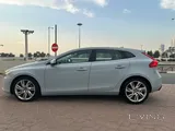 VOLVO V40 T5