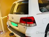 Well maintained neat and perfect Land Cruiser 
