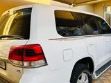 Well maintained neat and perfect Land Cruiser 