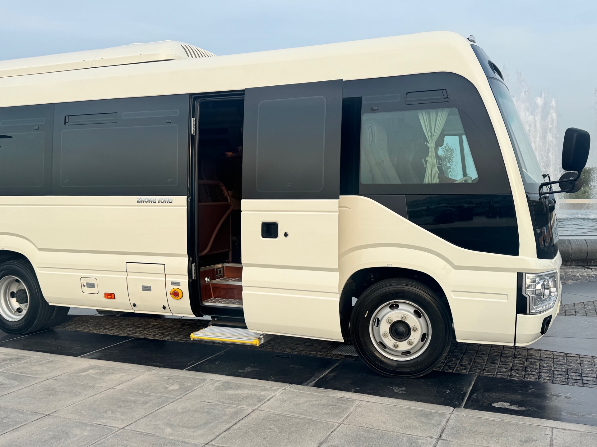 28 seater VIP bus for sell