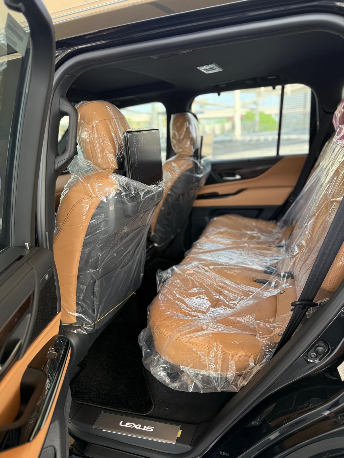 Lexus LX-600 2025
